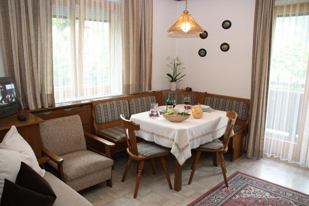 Gaestehaus Neuhauser 齐勒河谷采尔 客房 照片