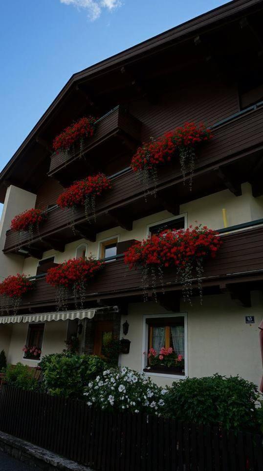 Gaestehaus Neuhauser 齐勒河谷采尔 外观 照片