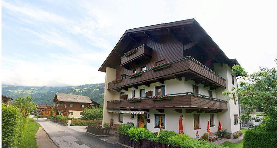 Gaestehaus Neuhauser 齐勒河谷采尔 外观 照片